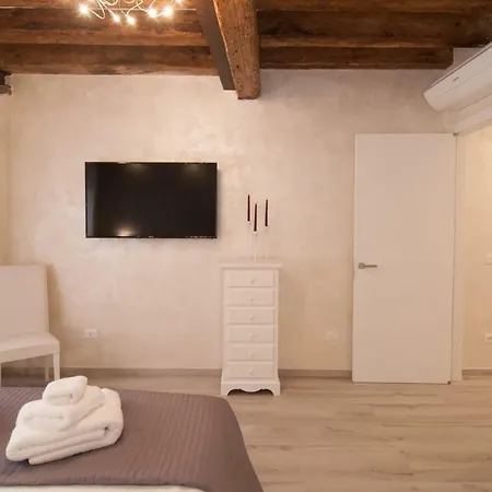 Ca Del Pape Apartment *